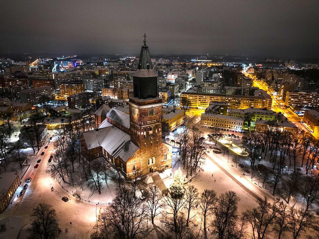 Dom zu Turku in einer Winternacht