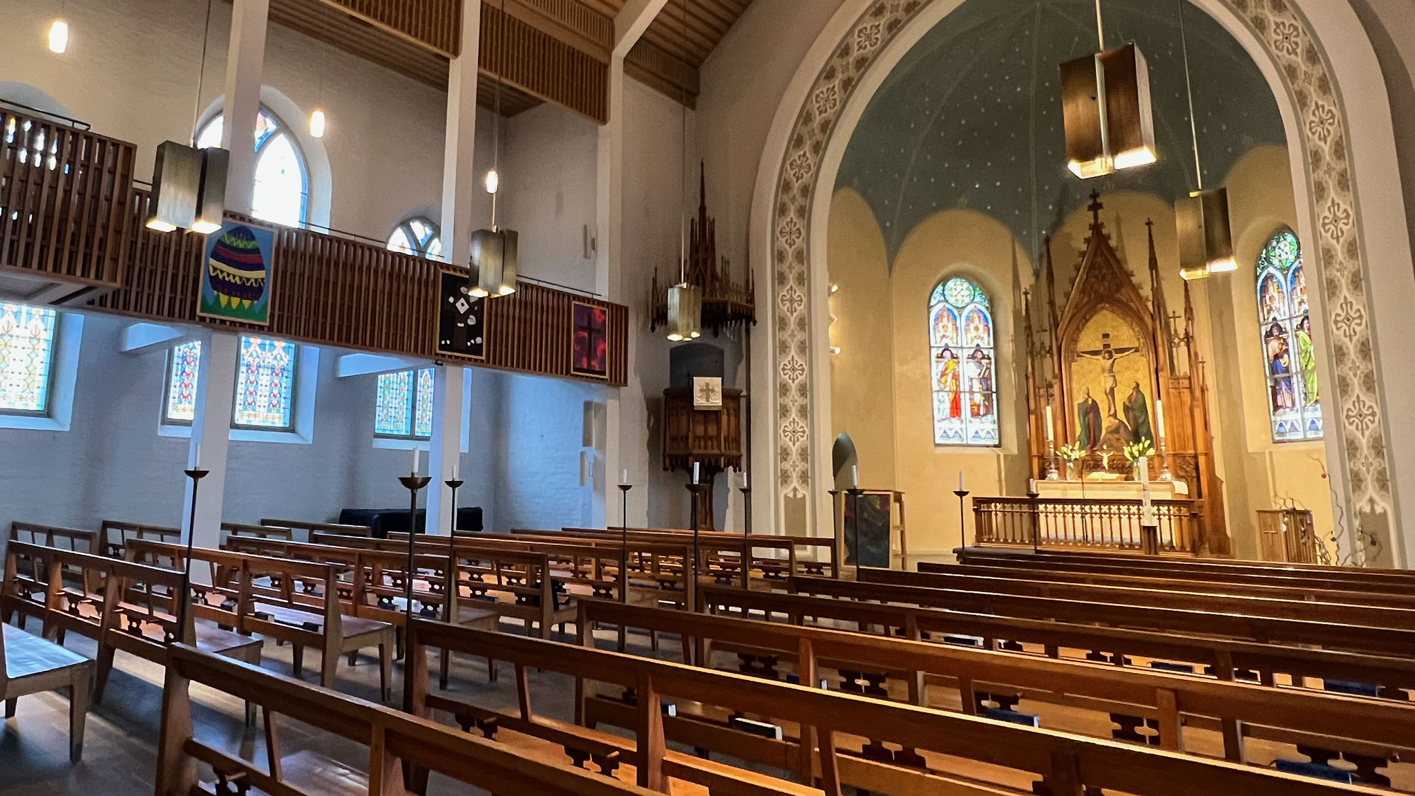 Vom Dunkel zum Licht — vom Kreuz zum Leben. Ausstellung zu Ostern 2026 in der Deutschen Kirche in Helsinki