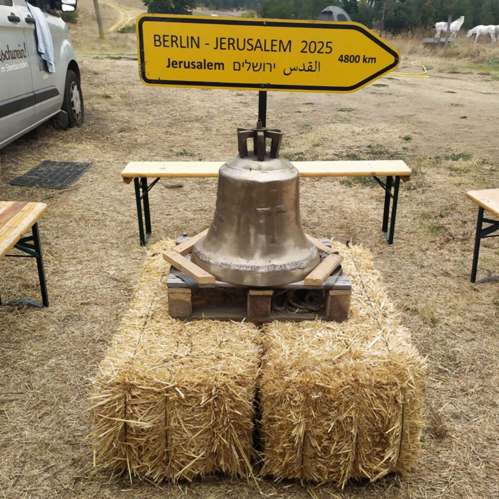 Friedensglocken–Treck unterwegs nach Jerusalem
